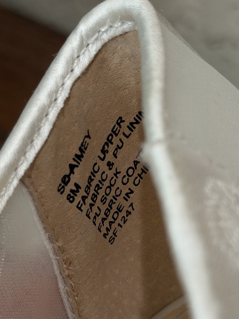 Betsey Johnson White Lace Floral Appliqué Pointed Stiletto Heels - Picture 12 of 16